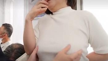 [痴漢]オナニーだけでは満足できなくなった欲求不満の豊満熟女がにあい性欲大爆発