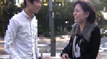 [人妻]爽やかおばちゃん脱がせたら割と豊満な身体出てキターーーーッ！思わずバキバキでハッスルしちゃいましたよね！