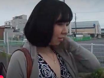 [おばさん]［檀君狂い/豊満マダム］じゅるぅ～硬いの喉奥突いて！強烈スケベの妻が映画館で他人棒を貪る、エロ動画WWWWWWWWWWW