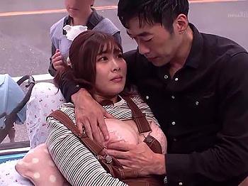 [エロ]〔中出し×NTR〕子育てで夫とセックスしない豊満な妻が秘めやかな場所を擦り合わせバコバコ激イキ中出しｗｗｗ