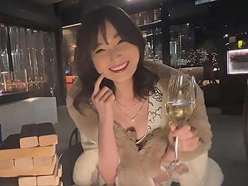 [エロ]《ハメ撮り×中出し》酒に酔った噂の豊満なボディを持つ魅惑のラウンジ嬢と自宅で鮮烈な膣内射精を記録！